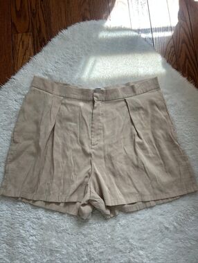 Forever 21 Plus Pleated Trouser Shorts 3X Tan Quiet Luxury Clean Girl Coastal